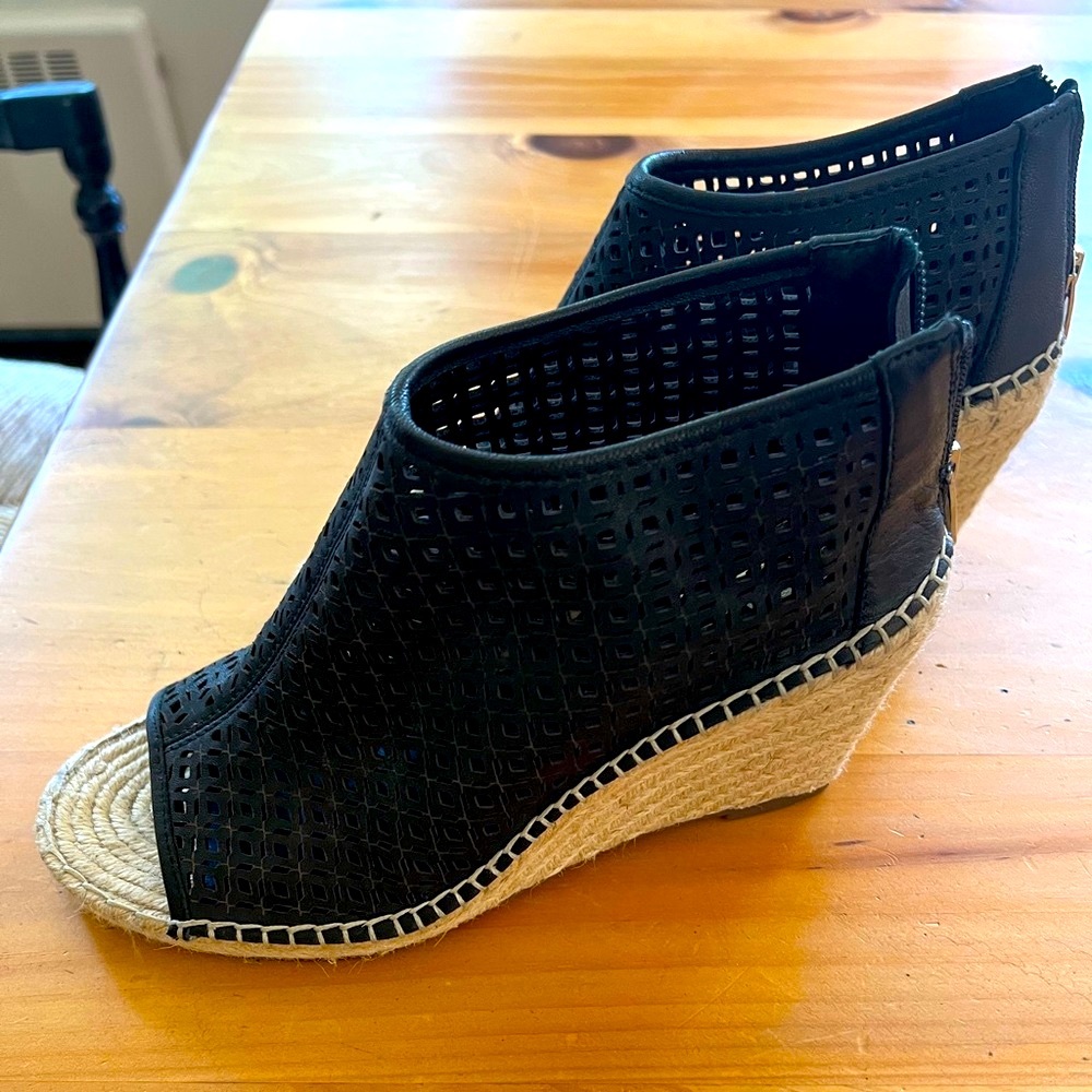 Vince Camuto size 10 open toe espadrille with stacked heel.
